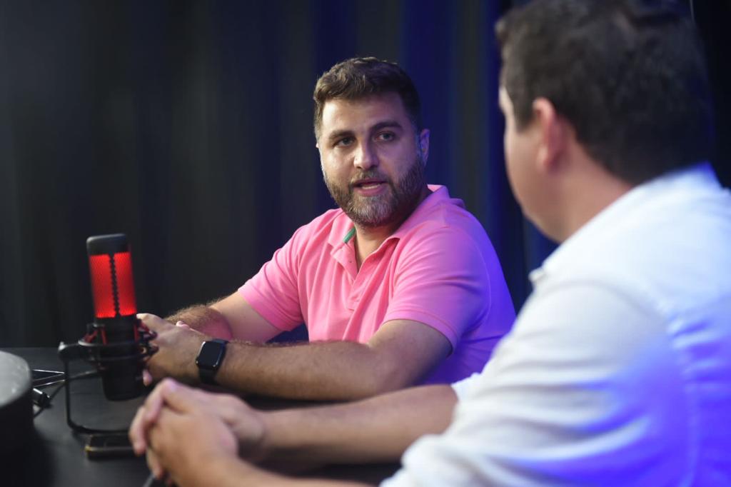 Wladimir Garotinho anuncia salário dentro do mês trabalhado e realização de concurso público em Campos