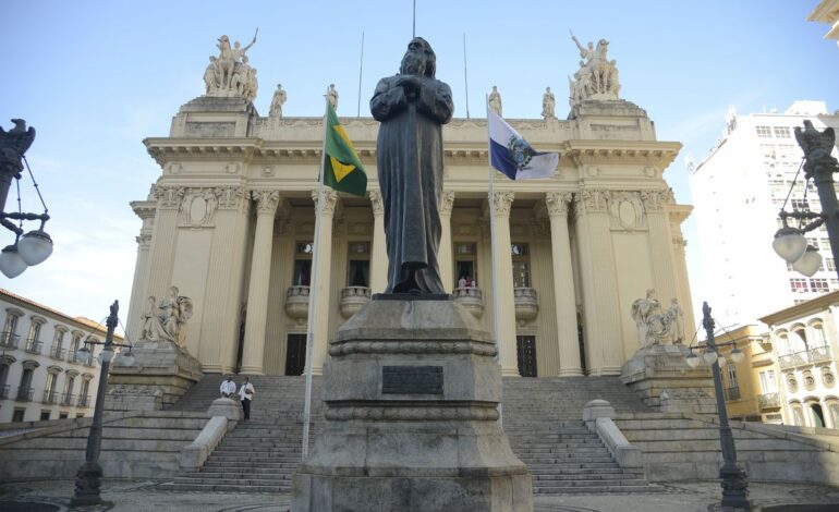 Retorno com cobertura especial da eleição para presidente da Alerj