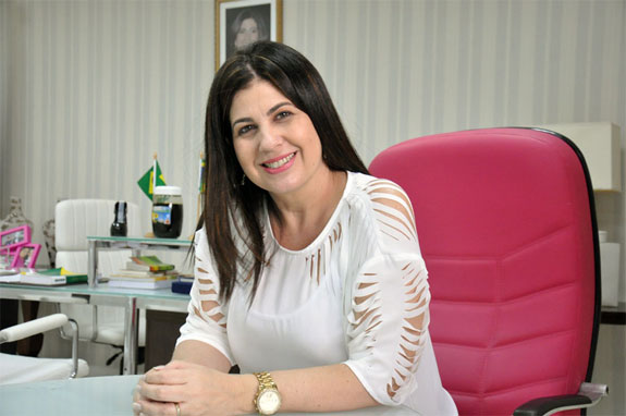 Longe da política, Rosinha Garotinho vai atuar no setor social da Coagro