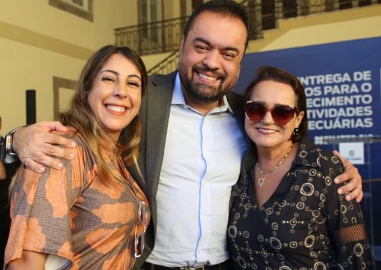 Carla Caputi participa de solenidade com Castro e agradece por parcerias