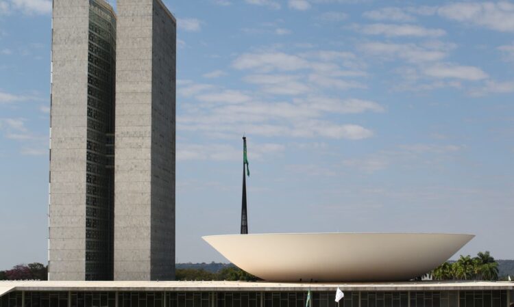 STF tem maioria para determinar recálculo de cadeiras na Câmara; RJ pode perder 4 deputados