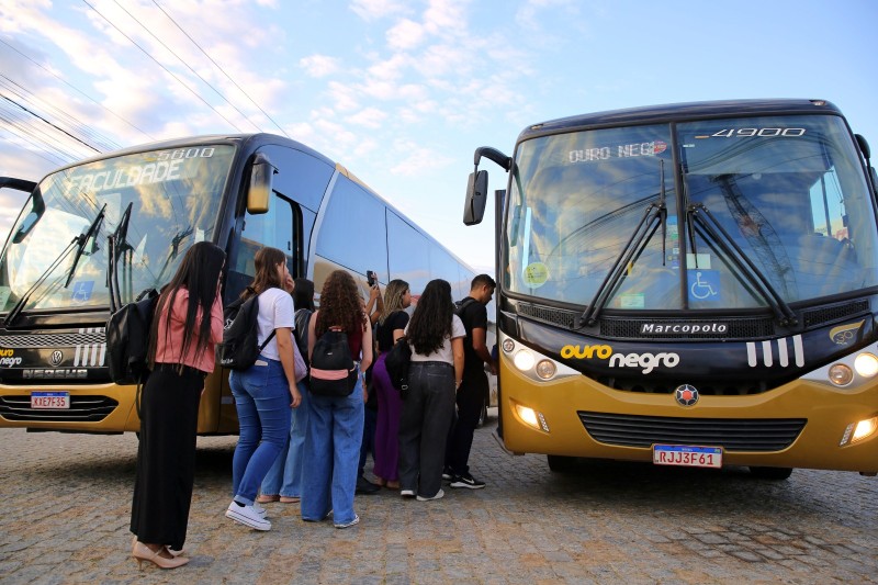 Transporte Estudantil atende a mais de 800 universitários e técnicos em SJB