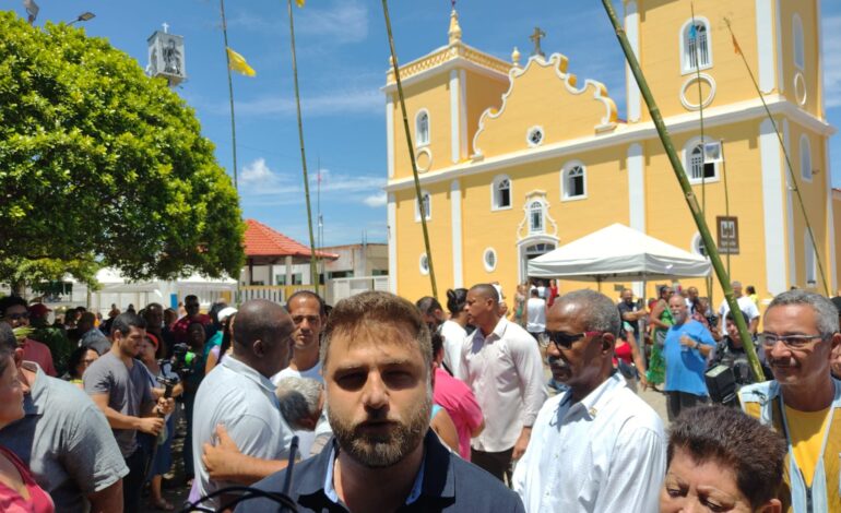 Na romaria a Santo Amaro, fé, política e cobranças do prefeito sobre a LOA