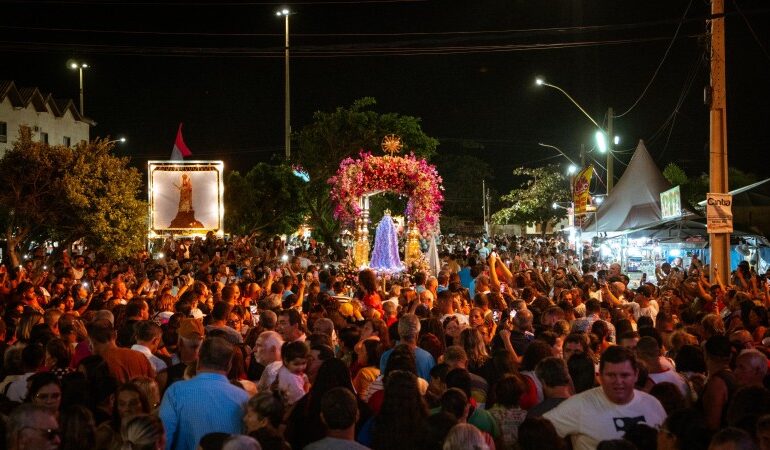 Fé e emoção em Atafona no encerramento da festa de Nossa Senhora da Penha