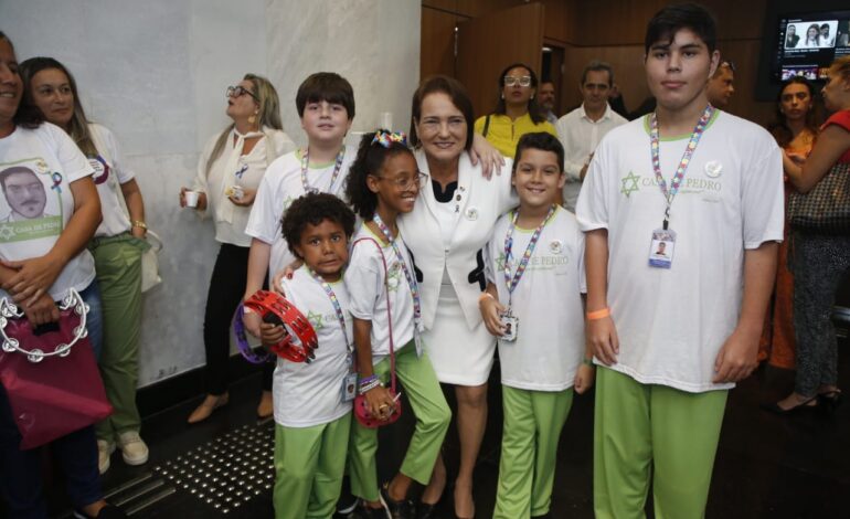 Orgulho Autista é incluído no calendário do RJ, por iniciativa de Carla Machado