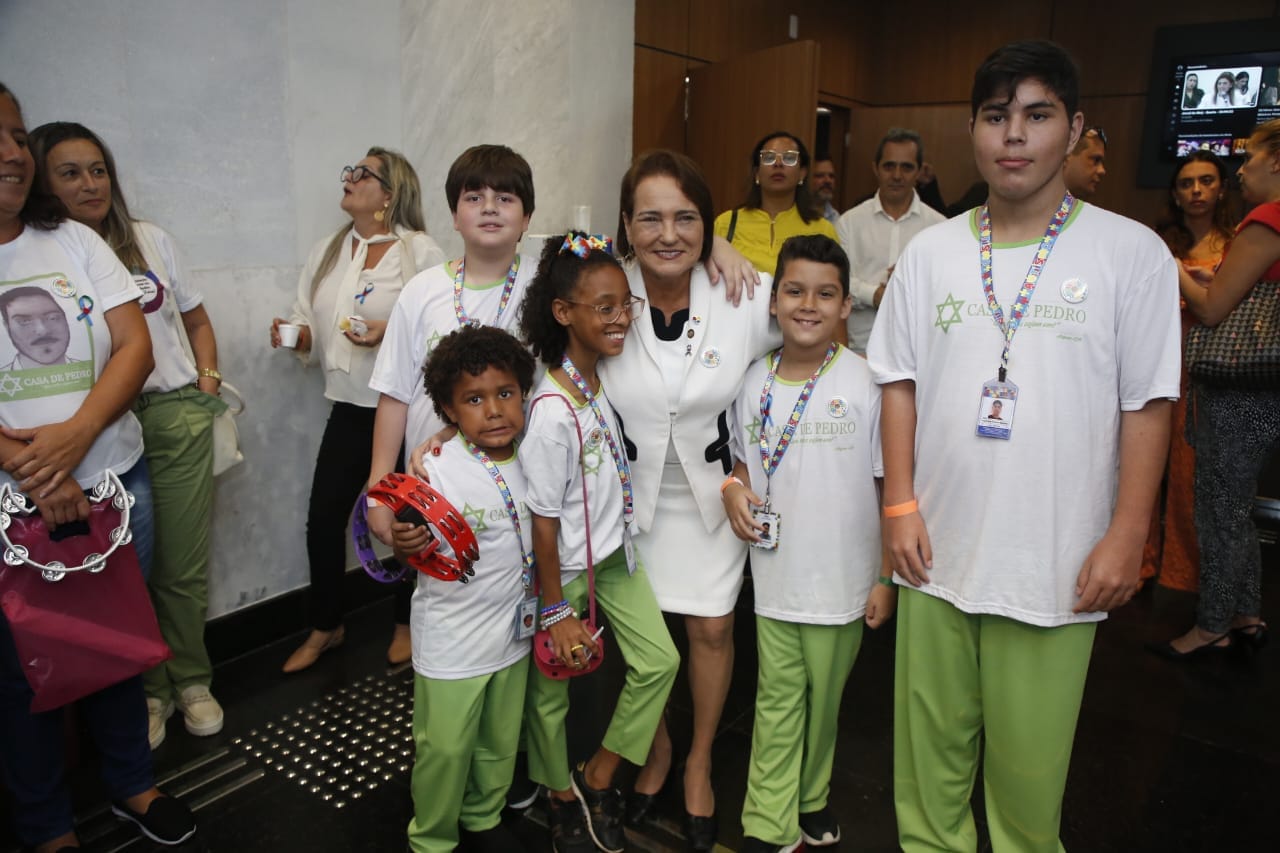 Orgulho Autista é incluído no calendário do RJ, por iniciativa de Carla Machado