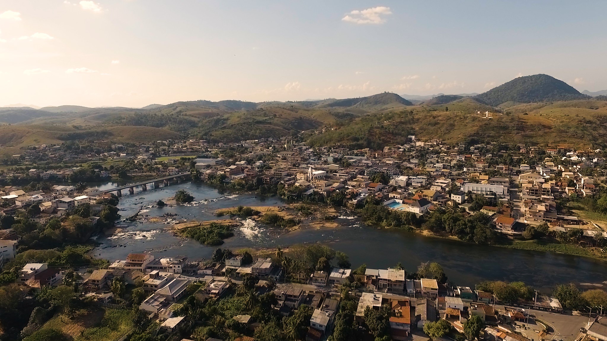 Demissão em massa após reeleição gera revolta em Cardoso Moreira