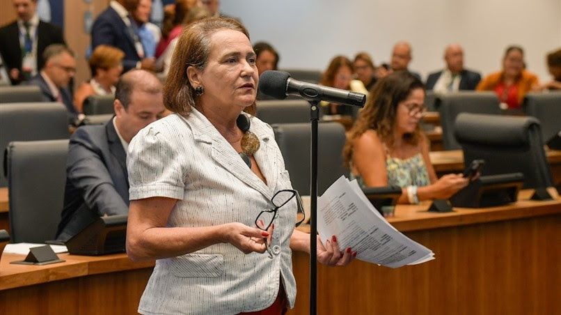 Carla Machado propõe criação de caderneta da mulher no climatério e menopausa