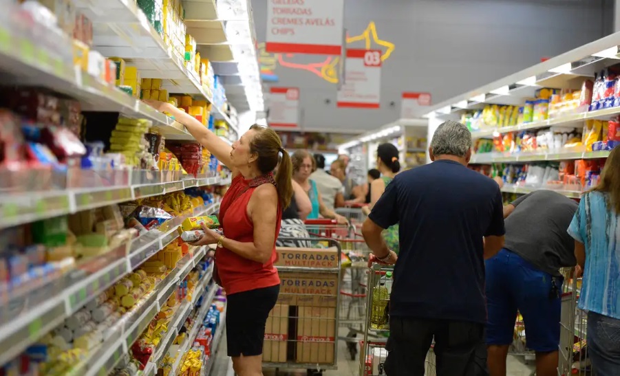 Brasil tem saldo positivo de 148,9 mil empregos