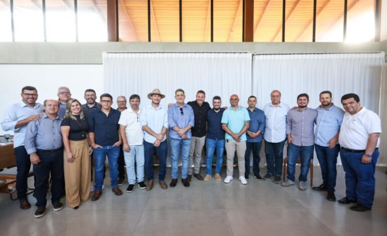 Bacellar se reúne com prefeitos e vices do interior
