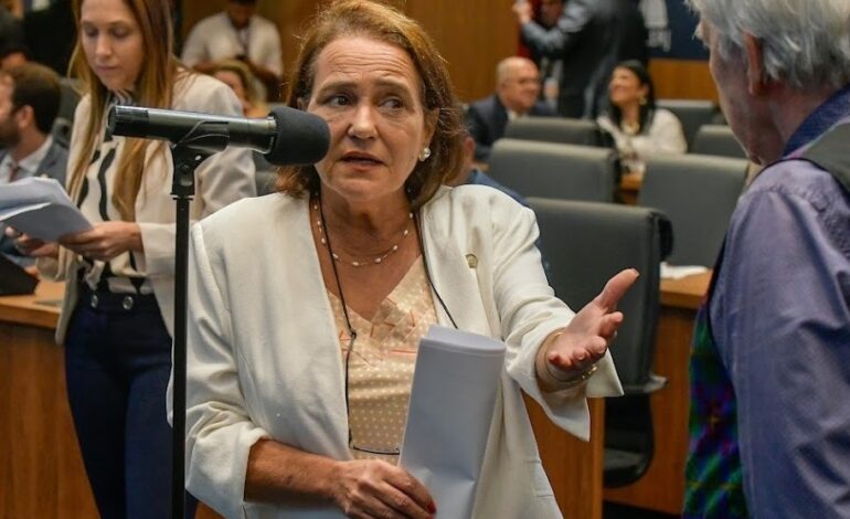 Deputada Carla Machado sobe o tom em defesa dos servidores públicos
