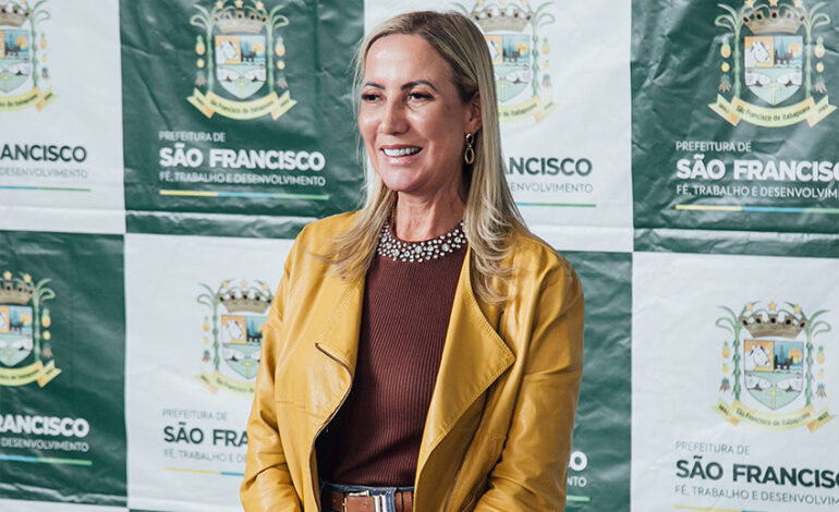 Yara Cinthia realiza troca no secretariado