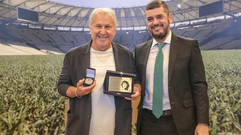 Zico sugere a Bacellar a criação do Museu do Futebol