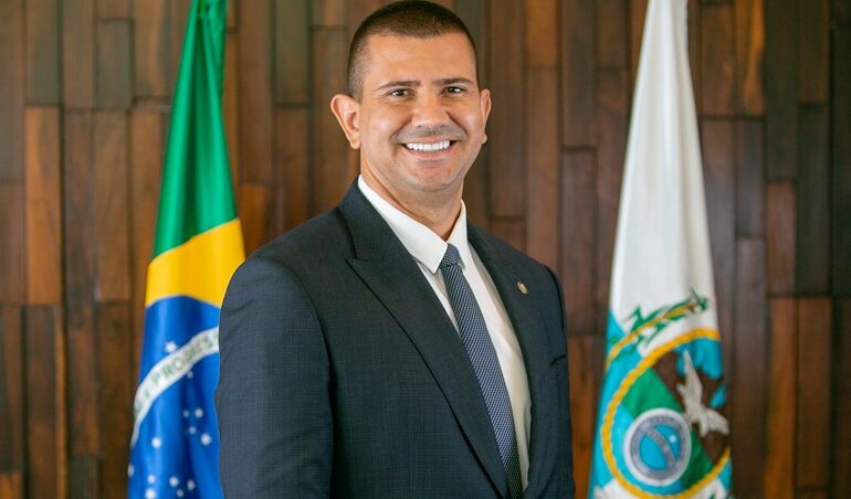 Douglas Ruas é o novo presidente da Alerj e vai assumir interinamente o Governo do RJ