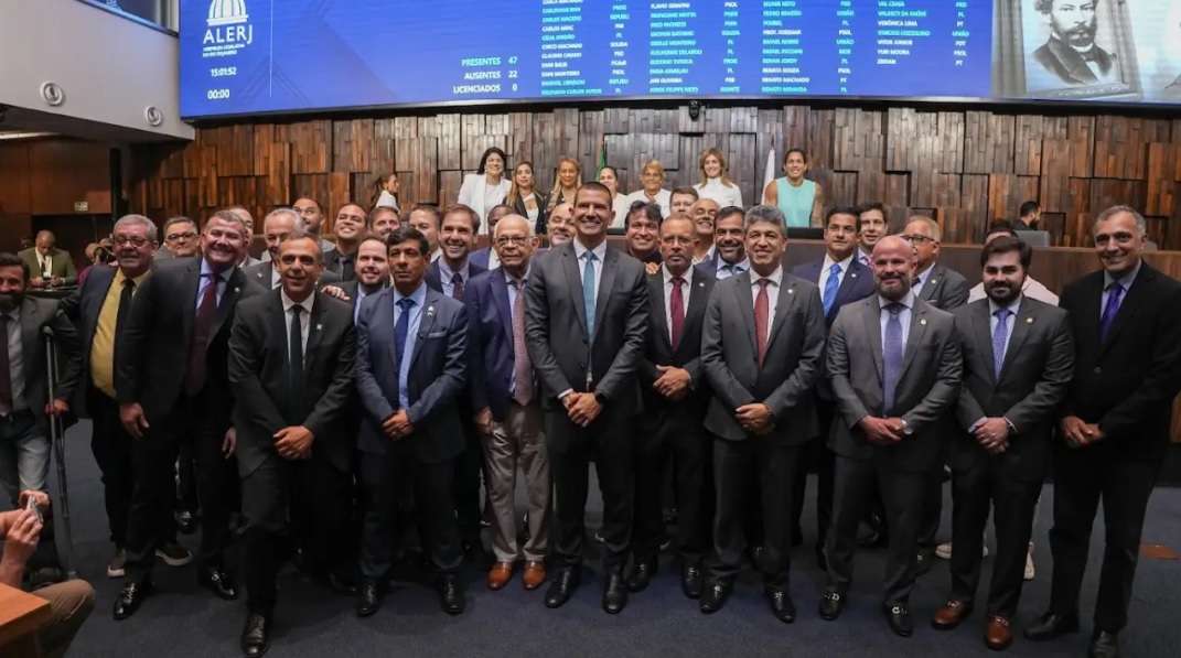 De março a abril: Ruas dobra votação no NF, mas perde um voto no geral