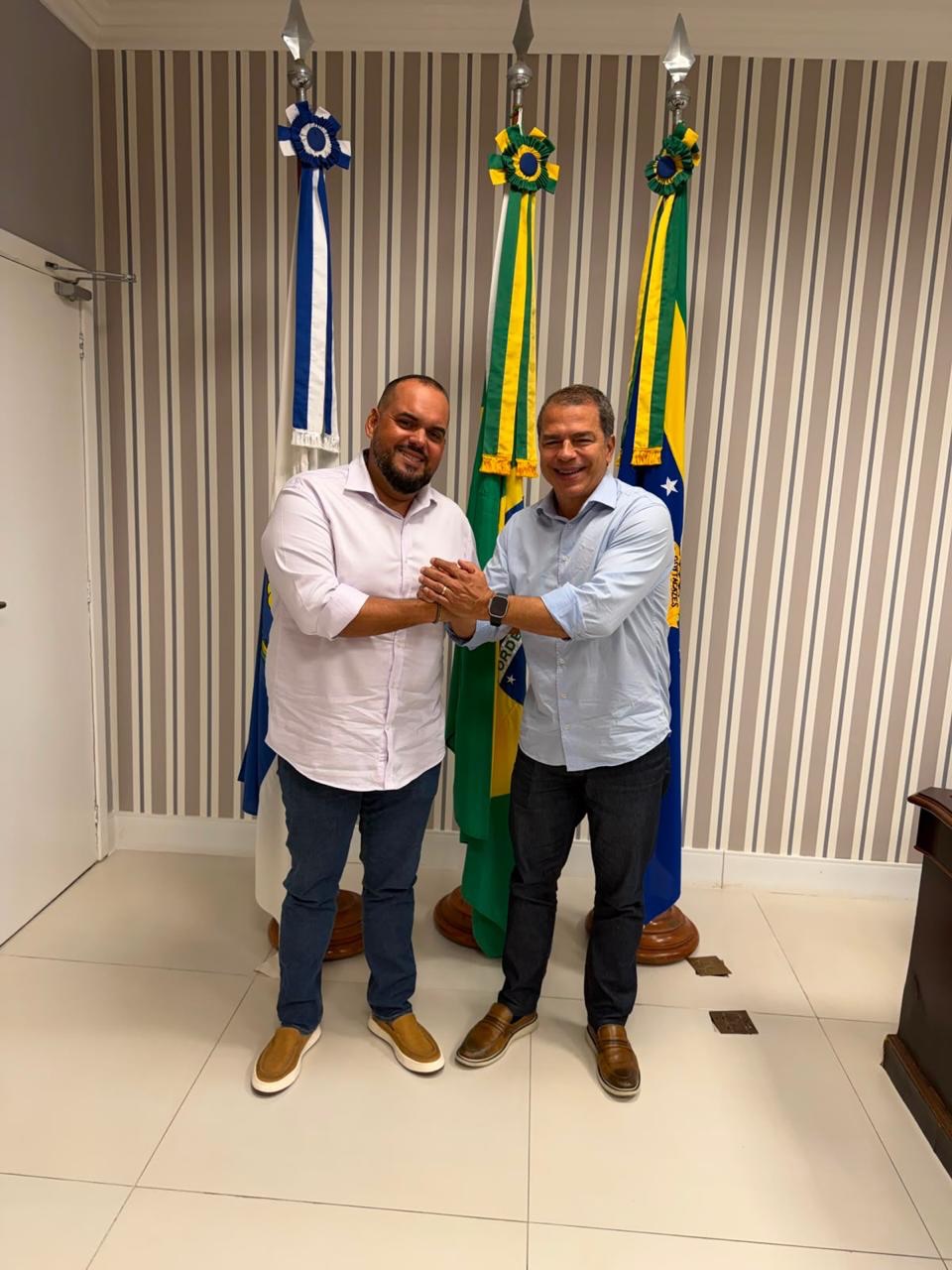 Prefeito Frederico Paes recebe Marquinho Bacellar no Gabinete