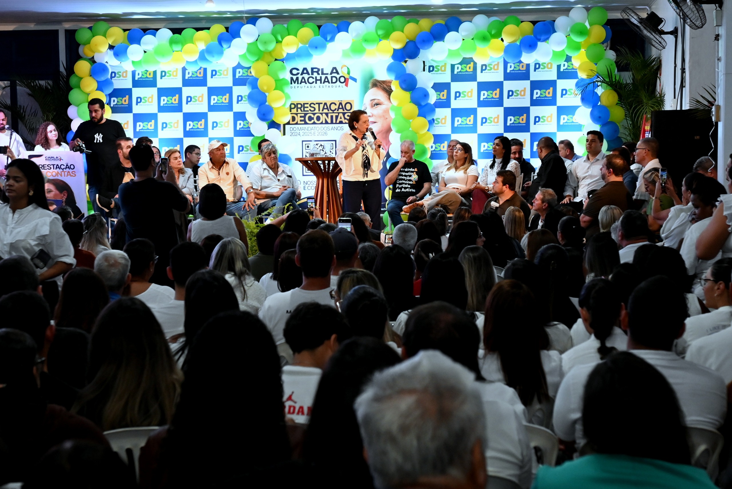 “Tenho mãos limpas, não envergonho nenhum de vocês”, afirma Carla Machado em prestação de contas