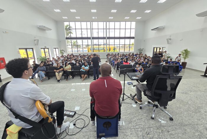 Reflexão sobre ‘Identidade e Escolhas’ marca primeiro dia da Semana do Estudante e da Juventude