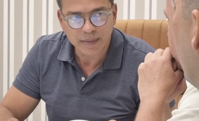 Frederico Paes homologa concurso da Educação de Campos