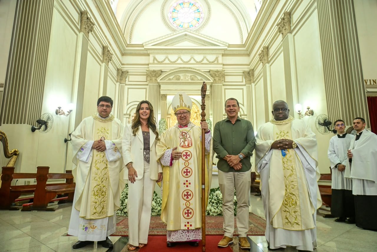 Missa Solene da 374ª Festa do Santíssimo Salvador reúne fiéis e autoridades