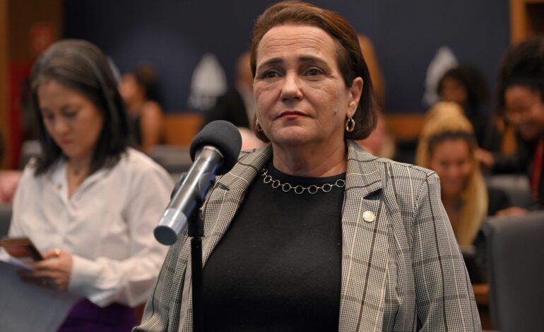 Carla Machado articula votação de projeto que garante proteção a autistas em situações de desastres
