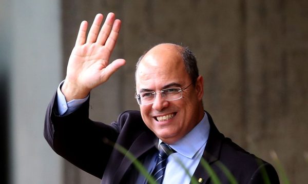 Witzel desiste da disputa e declara apoio a Garotinho para governador