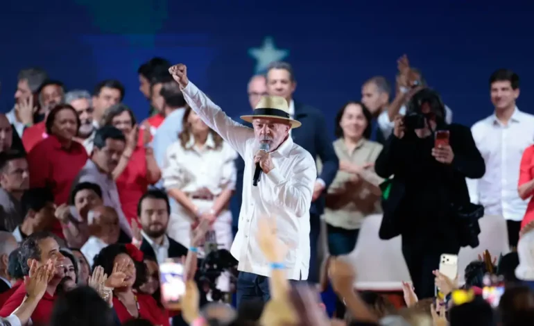 PT oficializa candidatura de Lula à reeleição