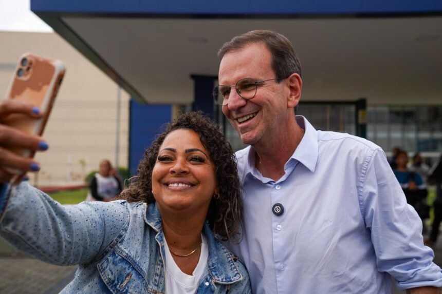 Paes mantém liderança no RJ, aponta pesquisa Prefab