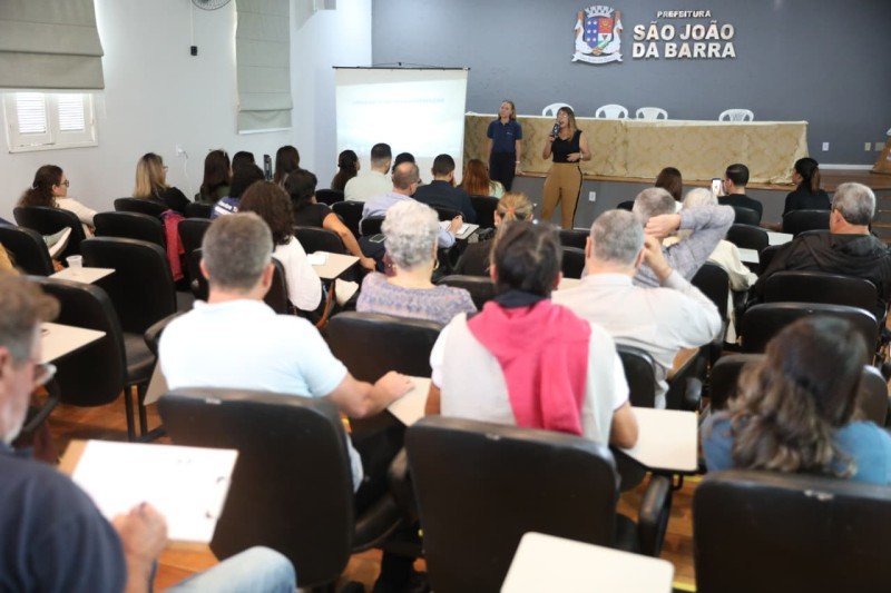 Plano de trabalho do estudo sobre a erosão costeira é apresentado em SJB