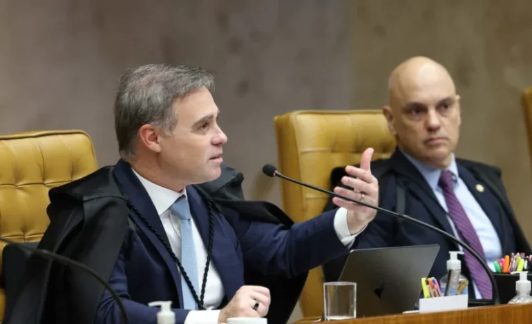 Após pedido de vista de Dino, STF tem 4 a 3 pela separação das análises sobre Moraes e Mendonça