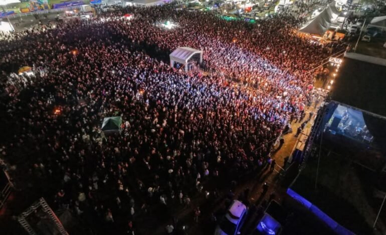 Matheus e Kauan batem recorde de público na Expo SFI na noite de sábado