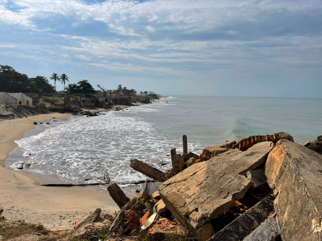SJB inicia atividade de campo do estudo de viabilidade das ações para conter avanço do mar