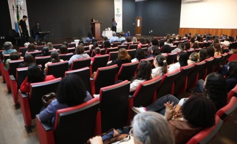 Educação promove formação continuada em SJB