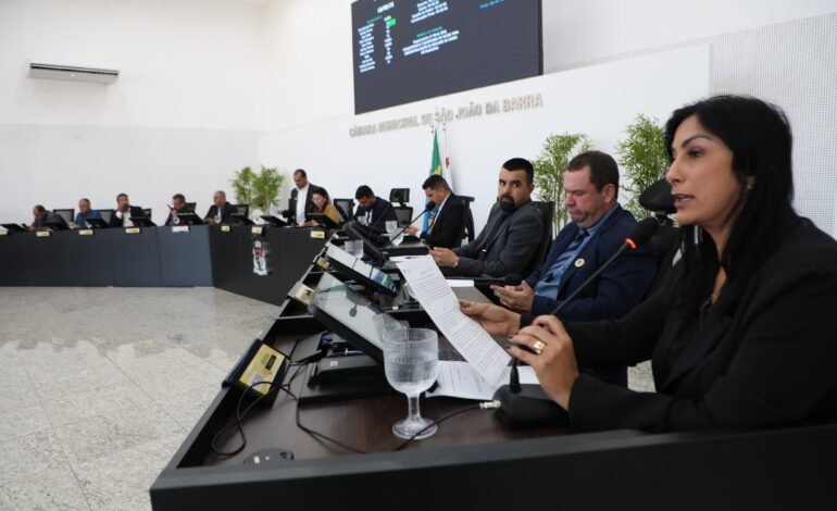 Carla Machado e Áureo lideram placar de apoios na Câmara de SJB