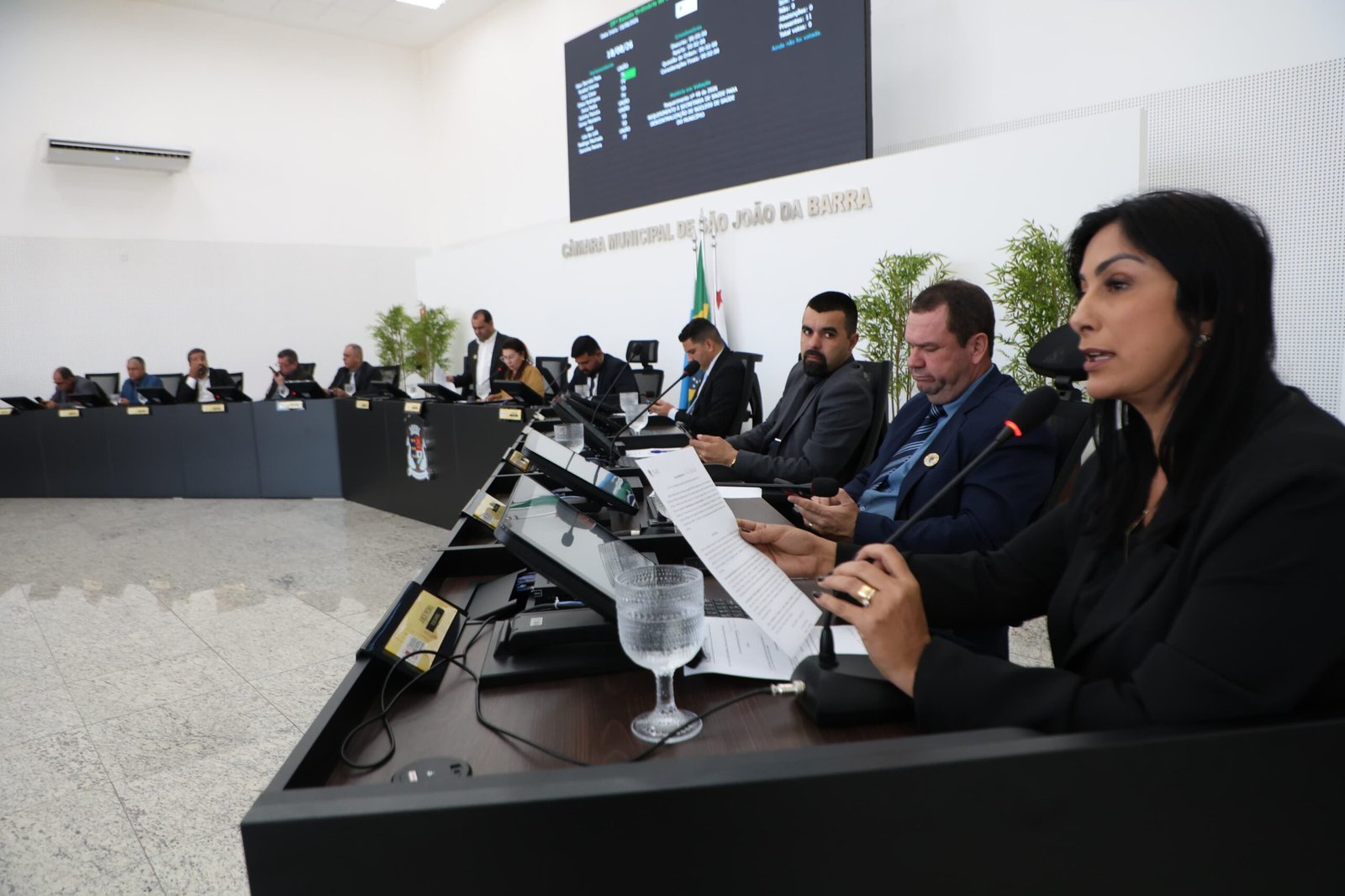 Carla Machado e Áureo lideram placar de apoios na Câmara de SJB