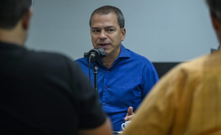 Frederico Paes declara apoio a Flávio Bolsonaro no 2º turno e afirma: “Meu partido é Campos”